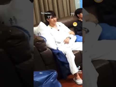 Gun:🏃🏻‍♀️🏃🏻‍♀️Everyone:?👀#Gmmtv# #gunatthaphan# #offjumpol# #offgun# #gunoff# #thaibl# #Shorts#