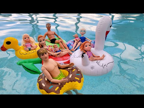 Family pool time ! Elsa & Anna toddlers - floaties - water fun - Barbie