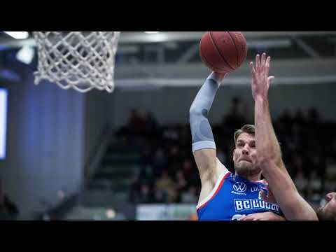 Andrew Smith MONSTERDUNK över Nemanja Kutic vs. Fryshuset Basket