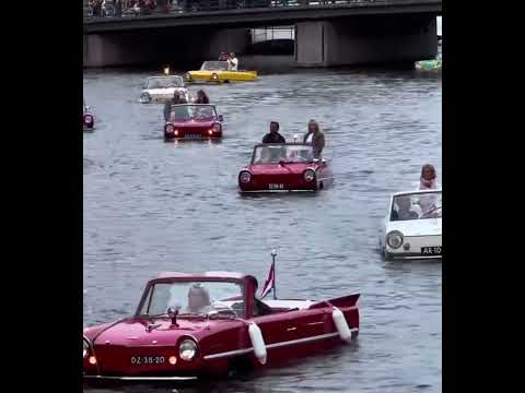 Have u ever seen something like this before ?👈 …. This amazing event happened in Amsterdam#shorts