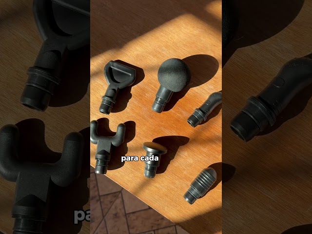 Vídeo relacionado con Mini pistola de masaje, masajeador portátil de percusión muscular de tejido profundo, masajeador deportivo eléctrico de mano con 6 cabezales de masaje y 4 velocidades, el mejor regalo (Almendra)
