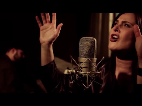 Fernanda Lara - Eu tenho que Orar | Clipe Oficial