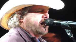 Toby Keith Colt Ford Krystal Keith 5/31/14  SD 480p