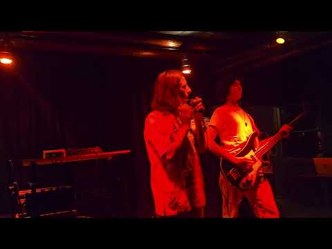 UN - Por tus Ojos (Victoria Mil) - Vivo @ Willys Bar, Mendoza 2025