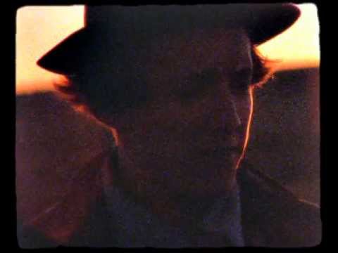 FLASHGUNS - No Point Hanging Around