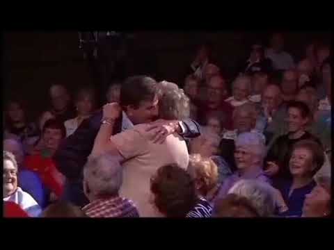 Daniel O'Donnell Loves His Fans (Stand Beside Me live in concert in Detroit)