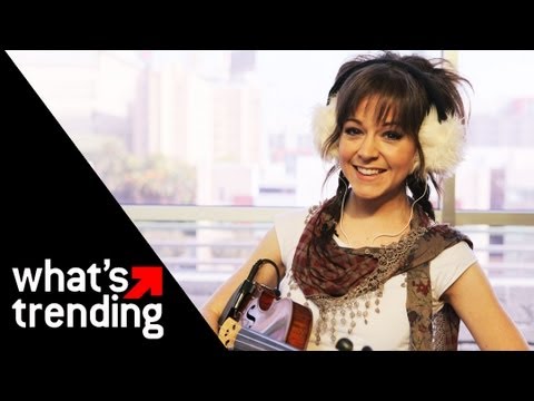 Lindsey Stirling Performs "Celtic Carol" LIVE | EXCLUSIVE