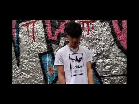 eisai toso erwtikh karlitos xx stauropoulos