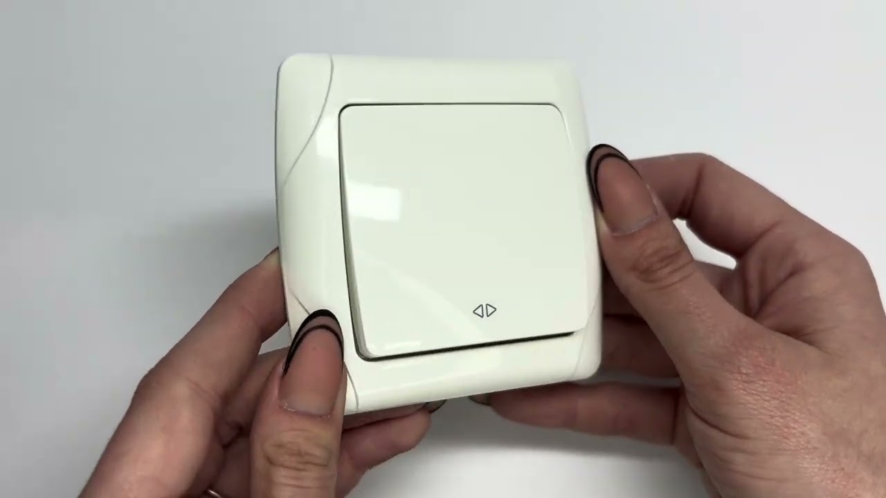 Вимикач проміжний одноклавішний VIKO Carmen білий 90561031