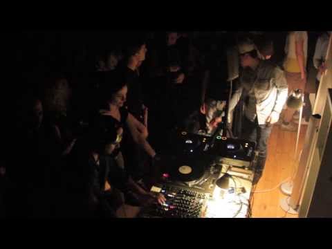 CLOAKROOM #001 /// Klement Bonelli B2B Angel Karel