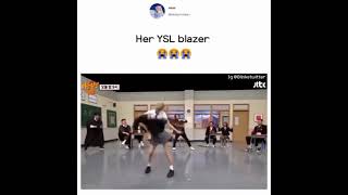 Download lagu the way heechul picked up the blazer 😂 mp3 Download lagu the way heechul picked up the blazer 😂 mp3