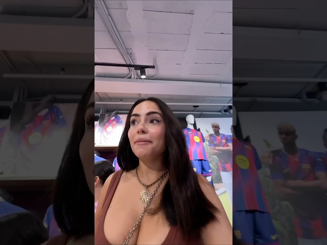 Vídeo relacionado con FCB FC Barcelona Camiseta Camp NOU Azul Marino Adulto (FR/ES, Letras, XL, Regular, Regular)