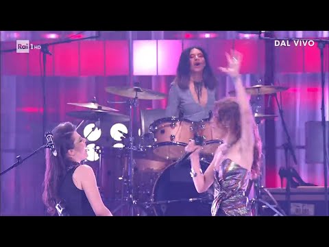 Cherry Bombs cantano "You Oughta Know" - The Band 06/05/2022