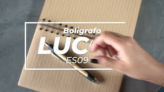 Preview video - video/🌿 Descubre la nueva generación de bolígrafos: ¡Ecológicos y estilizados! 🎋 Hecho con bambú y cubierta de paja de trigo, nuestro bolígrafo combina diseño eco-friendly con elegancia moderna. ✨ ¡Sistema retráctil, clip y punta metálicos para mayor durabilidad y estilo! 🖊️