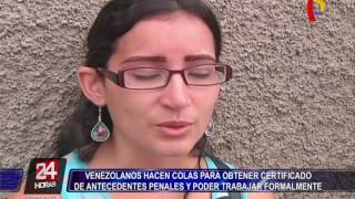 Venezolanos hacen largas colas para legalizarse en Perú
