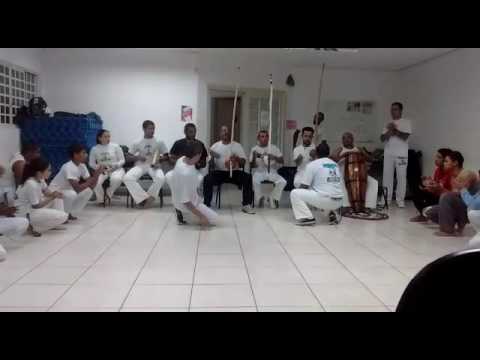 Prof Marquinho berimbau e Prof Valdir Atibaia