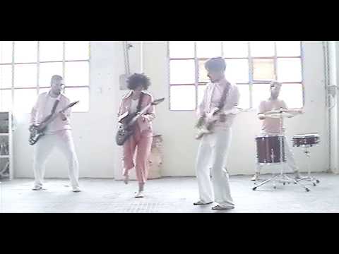 BOUNTIES - Aquella Manera (Official Video)