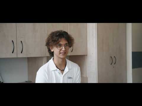 Šimtukininkai. Kauno technologijos universiteto gimnazijos absolventas Ignas Lazaravičius