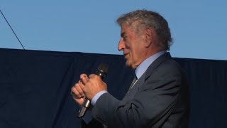 Tony Bennett - I Got Rhythm - 8/10/2002 - Newport Jazz Festival (Official)