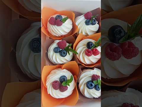 Cupcake 😋👍 #food #sweets #shortsvideo #cake #shortscupcake #cakeshorts #love #macaron #mochi