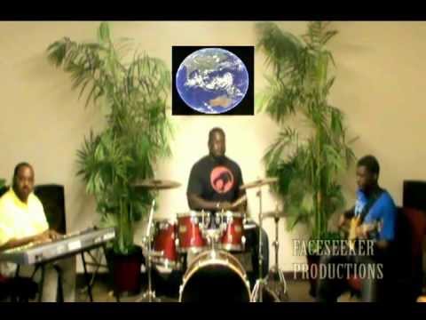 BEVERLY CRAWFORD- LION OF JUDAH (COVER) LCGN BAND