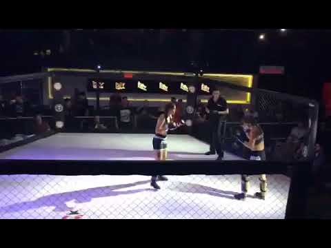 Sabrina flores la primera de MMA semipro.