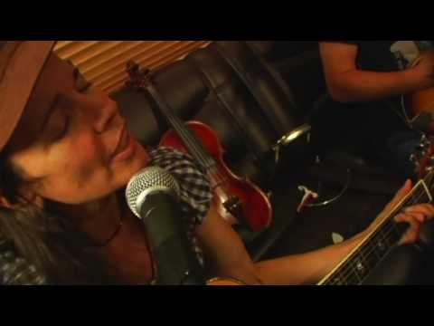 Tara Nevins with The Believers "Locket and Key"