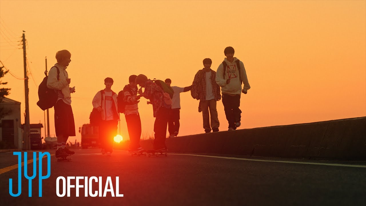 KickFlip(킥플립) "처음 불러보는 노래 (My First Love Song)" M/V