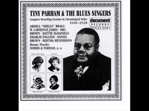 Ardella Bragg & her Texas Blues Blowers What Makes You Treat Me This A-Way (1926)