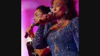 Sandy and Harry&#39;s tribute to Crystal Gayle