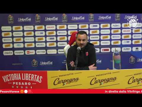 Basket, Pesaro-Varese. L'allenatore Adriano Vertemati, è uno sconosciuto, al debutto in serie A1