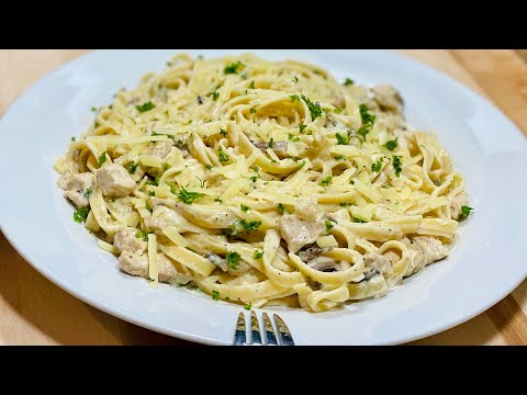 LA RECETTE ITALIENNE DES FETTUCCINE ALFREDO 🇮🇹🍝 AU POULET ET CHAMPIGNONS. Deli Cuisine