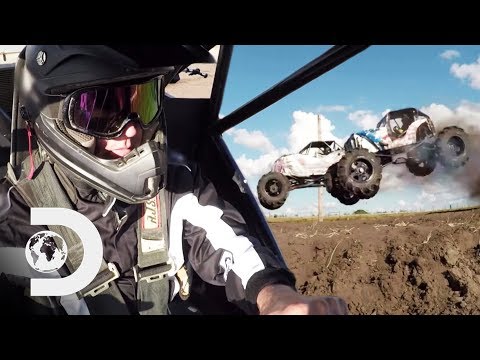 最速のトラックレーサーの二人が頭を抱えて行く｜Dirty Mudder Truckers（ダーティーマッドダートラッカーズ (Two Of The Fastest Truck Racers Go Head To Head | Dirty Mudder Truckers)