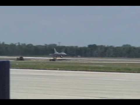 Andrews AFB Airshow 2006 - USAF F-16 Viper Demo