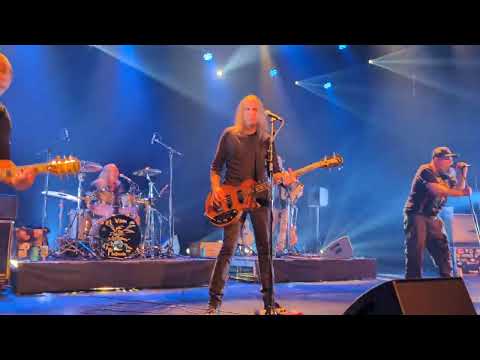 Vilain Pingouin - Salut salaud (la derniere tournée) Jonquiere 16 oct 2025