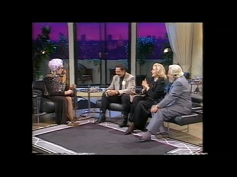 The Dame Edna Experience. Guests: Lauren Bacall, Tom Jones and Gerald Durrell.