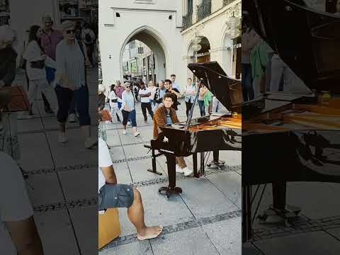 pop medley by Thomas Krüger @openpianoforrefugees Munich