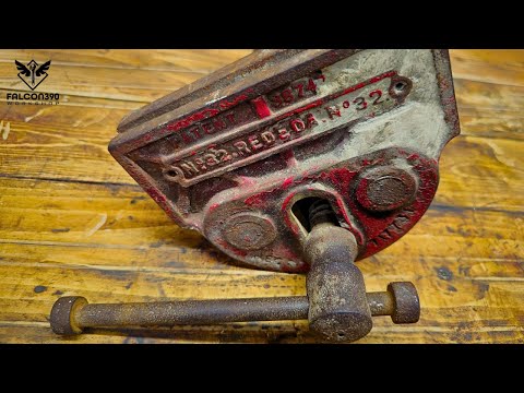 Rare Antique quick release vice. It's 92 years old. Rededa no 32.