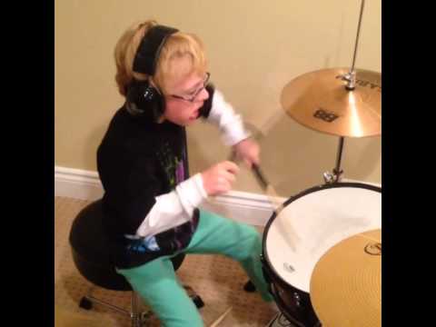 9 year old JAXON SMITH - Wicked little groove !