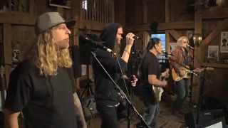 The Dirty Heads - &quot;Rich Girl&quot; (live)