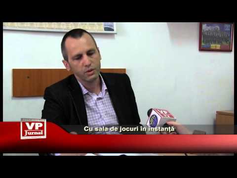 Cu sala de jocuri în instanță