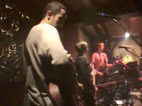 Nestor is Bianca 25/10/01 Tours, Donald’s Pub