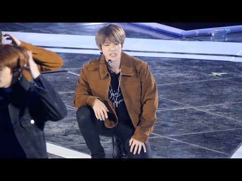 181012 엑소 (EXO) - 파워(Power) 무릎이 아픈 [백현] BAEKHYUN 4K 직캠 Fancam (IBK참좋은콘서트) by Mera