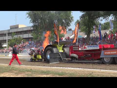 MITAS Tractor Pulling Europe Cup 2017 Hajdúböszörmény - 4 No Hemi (Italy) in flames