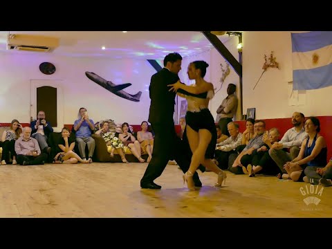 Yanina Quiñones & Neri Piliu - Quejas de bandoneón (For. Tango) - Le Temps du Tango & La Gioia - 4/6