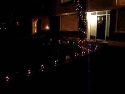 download lagu mp3 mp4 Franoise Hardy Moody Christmas Lights, download lagu Franoise Hardy Moody Christmas Lights gratis, unduh video klip Franoise Hardy Moody Christmas Lights