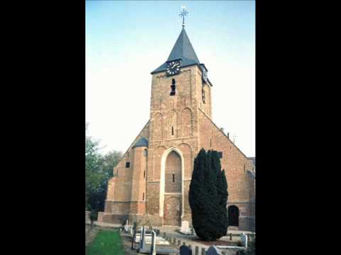 Marco Nijland speelt Meester men zoekt u wijd en zijd van Bert Kruis.