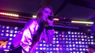 Bridgit Mendler - Snap My Fingers LIVE 11/29/16