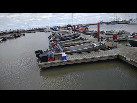 Beach canada di....wow....khubsurat drish...click frnds..