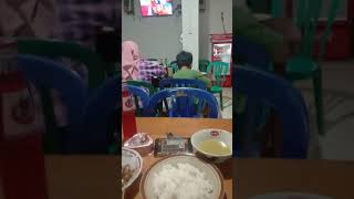 Download lagu MAKAN SATE SAMBIL SLOT DOMINO #shorts mp3